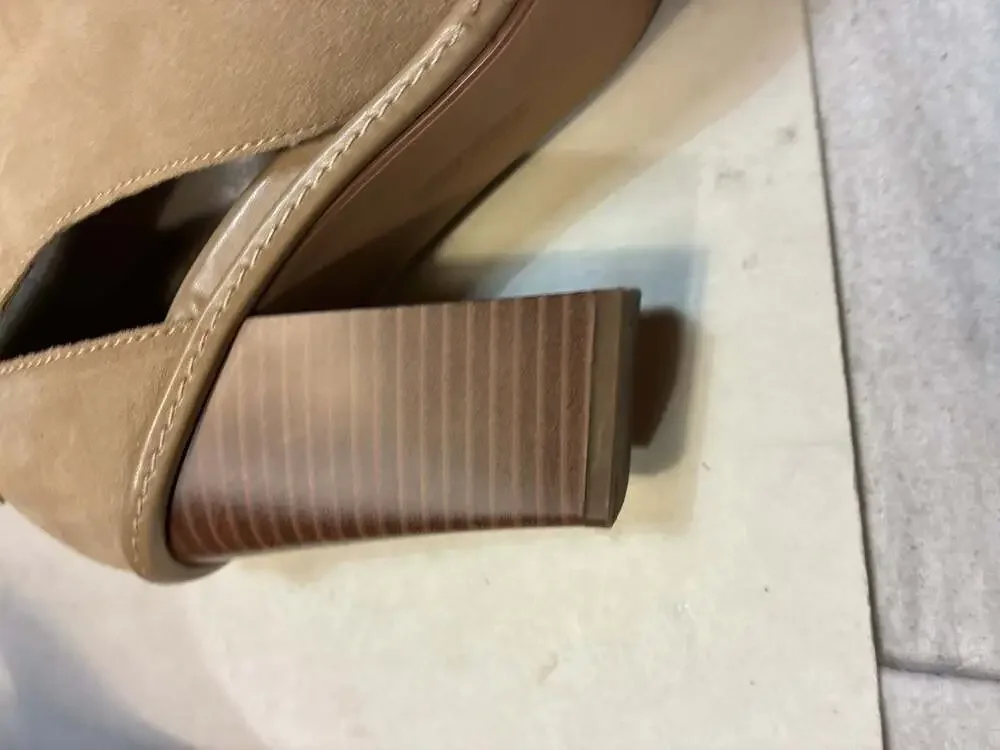 Vince Camuto pre owned